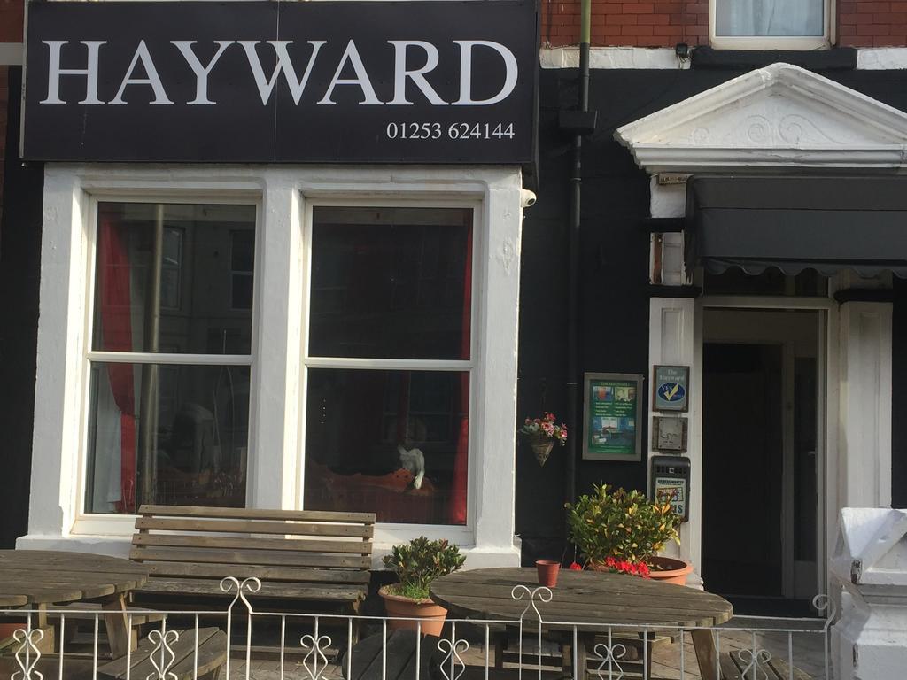 Hayward Отель